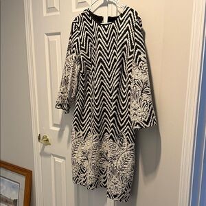 MSK Black and White Chevron Floral Long Sleeve Shift Dress
